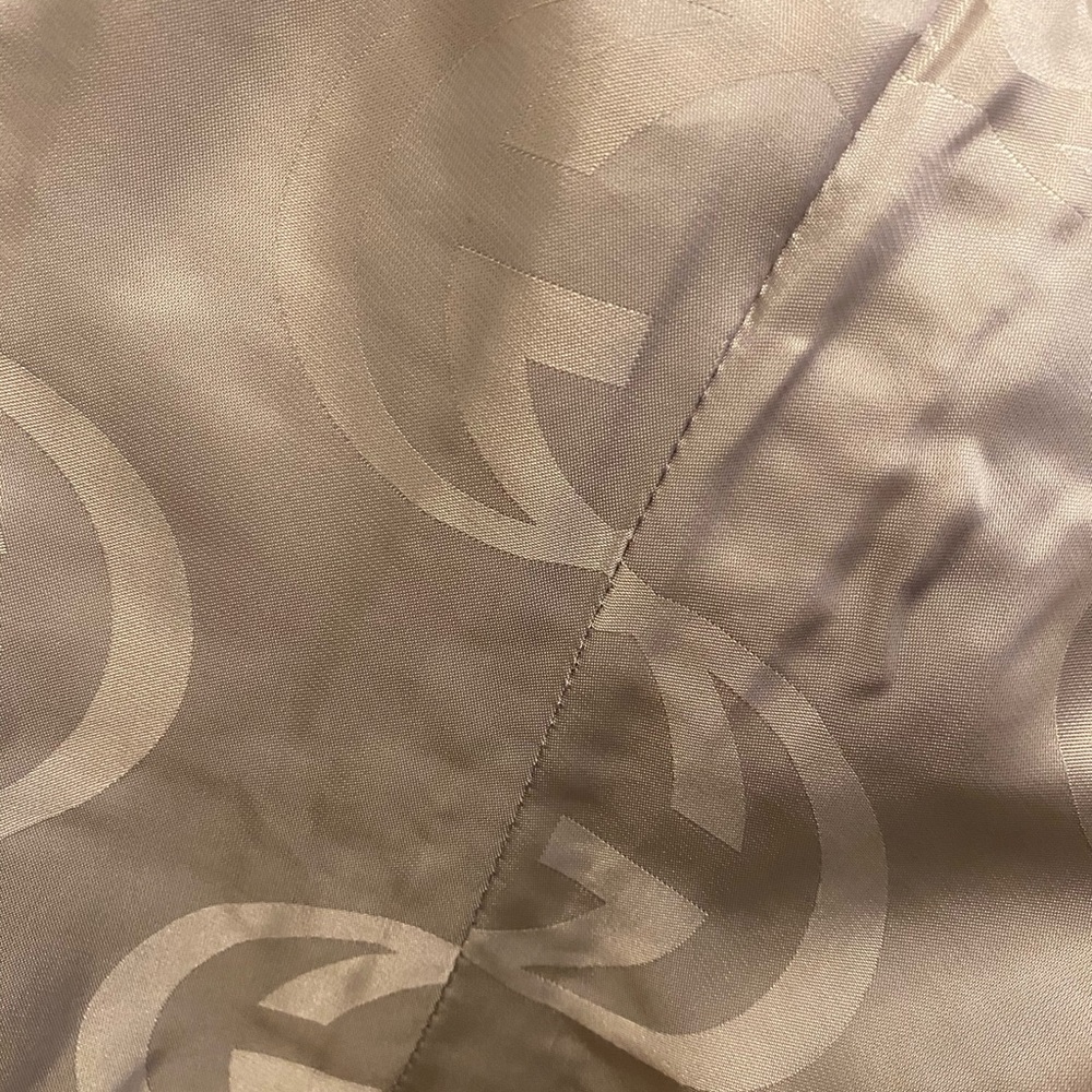 Gucci. In great condition - Picture 8 of 9